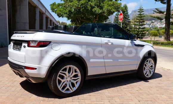 Sayi Na hannu Land Rover Range Rover White Mota in Maseru a Maseru Sayi Na hannu Land Rover Range Rover White Mota in Maseru a Maseru