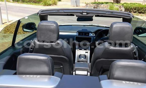 Sayi Na hannu Land Rover Range Rover White Mota in Maseru a Maseru Sayi Na hannu Land Rover Range Rover White Mota in Maseru a Maseru