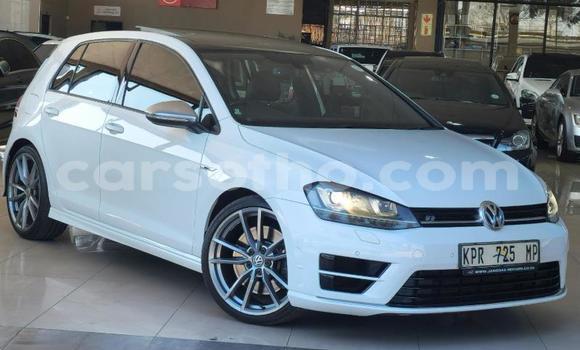 Sayi Na hannu Volkswagen Polo White Mota in Mafeteng a Mafeteng Sayi Na hannu Volkswagen Polo White Mota in Mafeteng a Mafeteng
