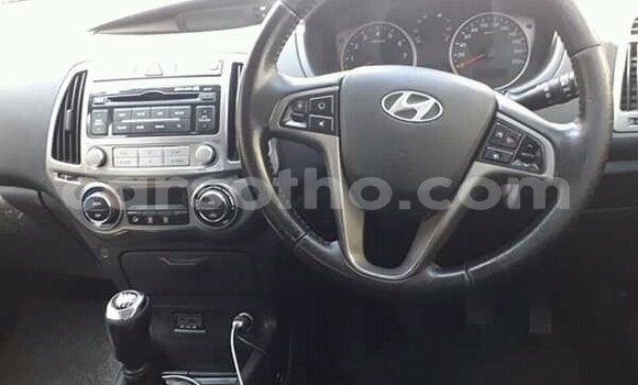 Sayi Na hannu Hyundai i20 Red Mota in Maseru a Maseru Sayi Na hannu Hyundai i20 Red Mota in Maseru a Maseru