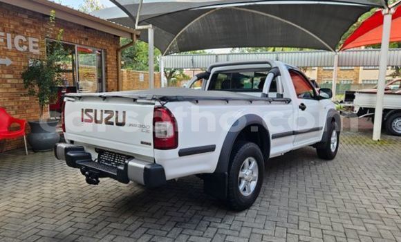 Sayi Na hannu Isuzu KB White Mota in Butha–Buthe a Thaba-Tseka Sayi Na hannu Isuzu KB White Mota in Butha–Buthe a Thaba-Tseka