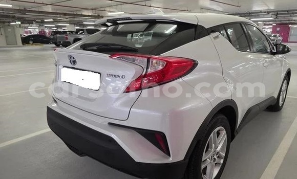 Sayi Na hannu Toyota C-HR White Mota in Maputsoe a Leribe Sayi Na hannu Toyota C-HR White Mota in Maputsoe a Leribe