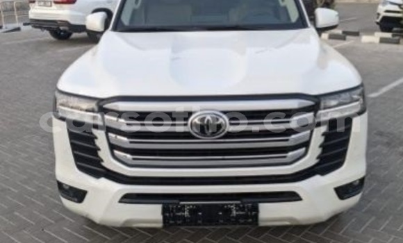 Buy Used Toyota Land Cruiser White Car in Maputsoe in Leribe