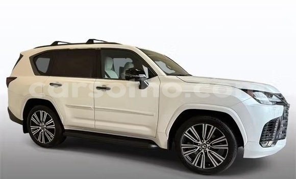 Sayi Na hannu Lexus LX White Mota in Maputsoe a Leribe Sayi Na hannu Lexus LX White Mota in Maputsoe a Leribe