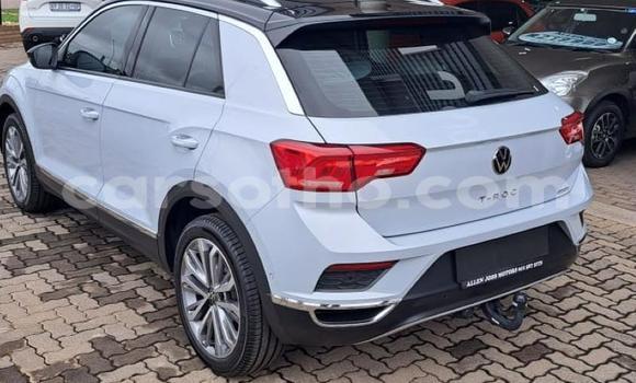 Sayi Na hannu Volkswagen T-Roc White Mota in Maseru a Maseru Sayi Na hannu Volkswagen T-Roc White Mota in Maseru a Maseru