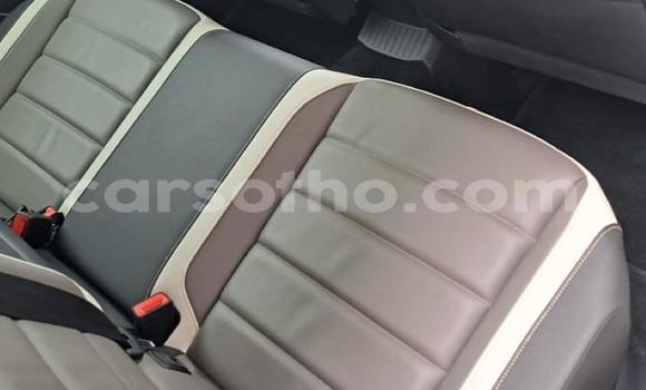 Sayi Na hannu Volkswagen T-Roc White Mota in Maseru a Maseru Sayi Na hannu Volkswagen T-Roc White Mota in Maseru a Maseru