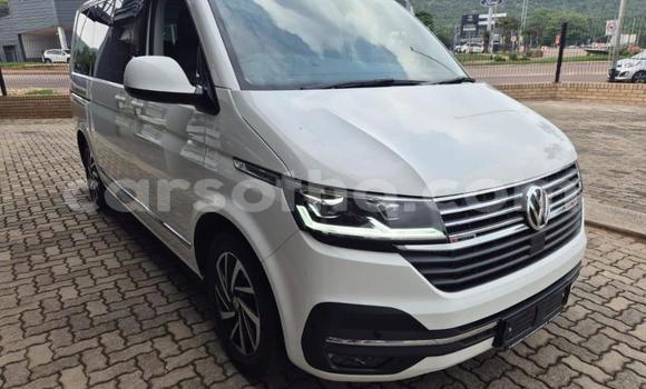 Sayi Na hannu Volkswagen Caravelle White Mota in Maseru a Maseru Sayi Na hannu Volkswagen Caravelle White Mota in Maseru a Maseru