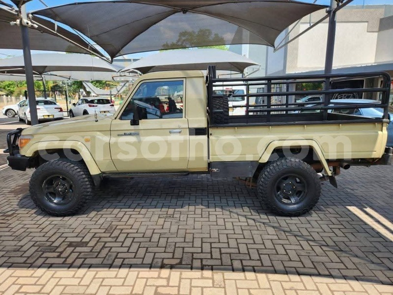 Big with watermark toyota land cruiser leribe maputsoa 31352