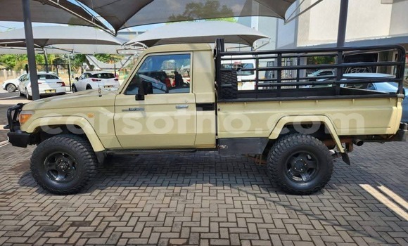 Sayi Na hannu Toyota Land Cruiser Other Mota in Maputsoa a Leribe Sayi Na hannu Toyota Land Cruiser Other Mota in Maputsoa a Leribe