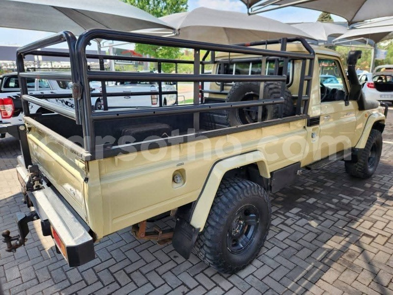 Big with watermark toyota land cruiser leribe maputsoa 31352