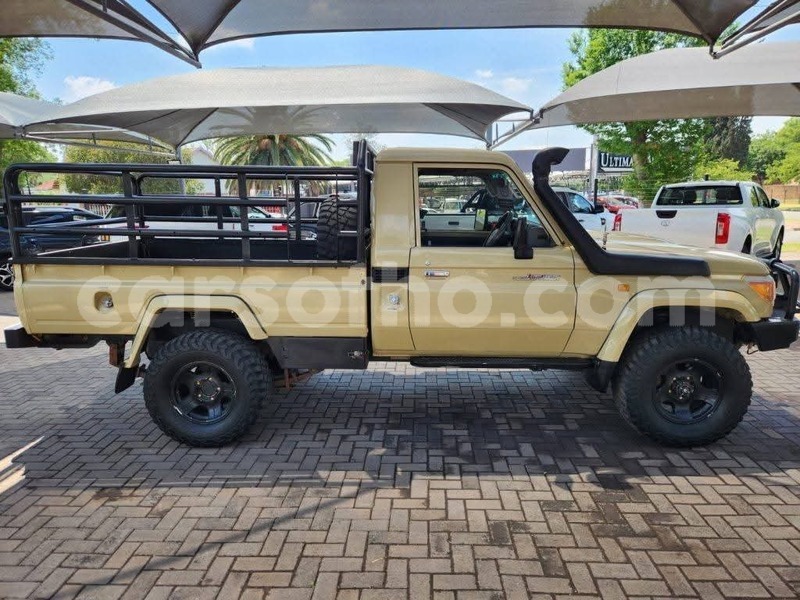 Big with watermark toyota land cruiser leribe maputsoa 31352