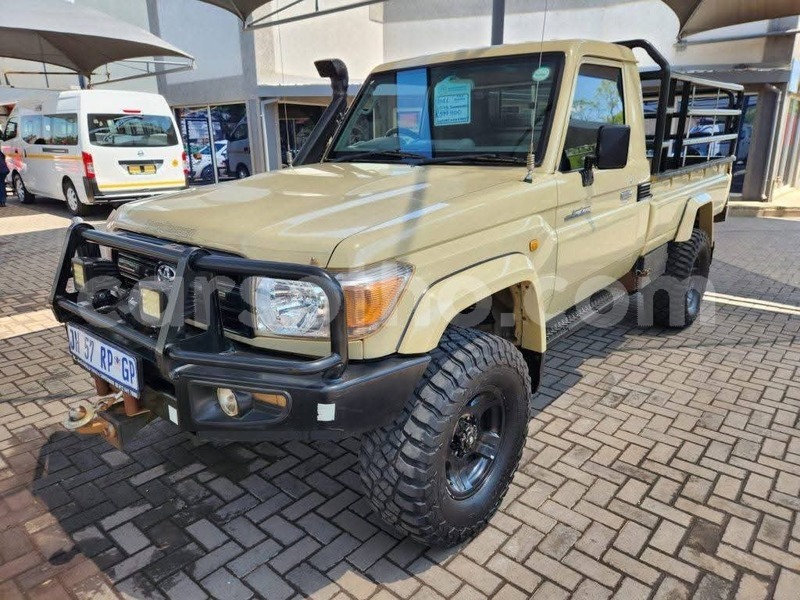 Big with watermark toyota land cruiser leribe maputsoa 31352