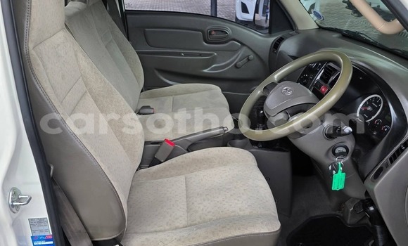 Sayi Na hannu Hyundai H1 White Mota in Roma a Maseru Sayi Na hannu Hyundai H1 White Mota in Roma a Maseru