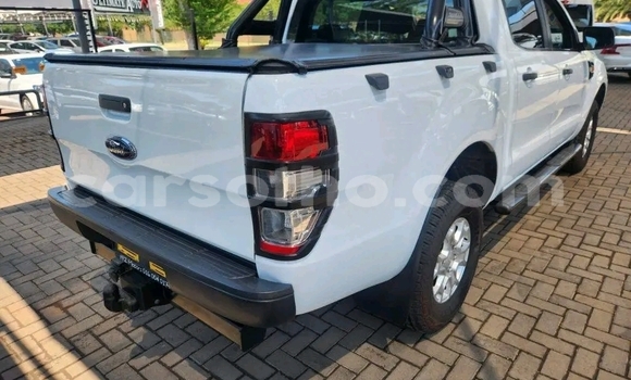 Sayi Na hannu Ford Ranger White Mota in Butha Buthe a Butha-Buthe Sayi Na hannu Ford Ranger White Mota in Butha Buthe a Butha-Buthe