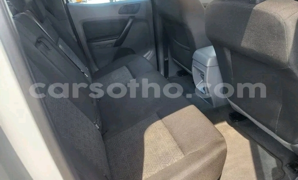 Sayi Na hannu Ford Ranger White Mota in Butha Buthe a Butha-Buthe Sayi Na hannu Ford Ranger White Mota in Butha Buthe a Butha-Buthe