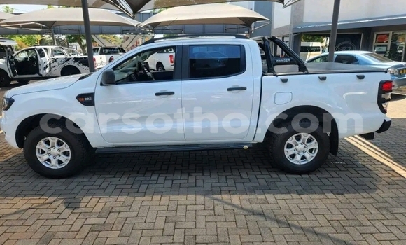 Sayi Na hannu Ford Ranger White Mota in Butha Buthe a Butha-Buthe Sayi Na hannu Ford Ranger White Mota in Butha Buthe a Butha-Buthe