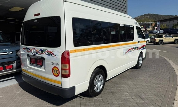 Sayi Na hannu Toyota iQ White Mota in Maseru a Maseru Sayi Na hannu Toyota iQ White Mota in Maseru a Maseru