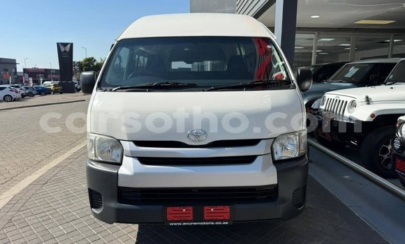 Sayi Na hannu Toyota iQ White Mota in Maseru a Maseru Sayi Na hannu Toyota iQ White Mota in Maseru a Maseru