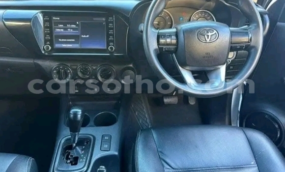 Sayi Na hannu Toyota Hilux White Mota in Maseru a Maseru Sayi Na hannu Toyota Hilux White Mota in Maseru a Maseru