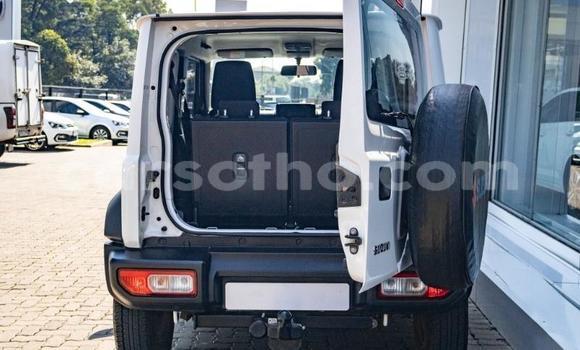 Sayi Na hannu Suzuki Jimny White Mota in Maseru a Maseru Sayi Na hannu Suzuki Jimny White Mota in Maseru a Maseru
