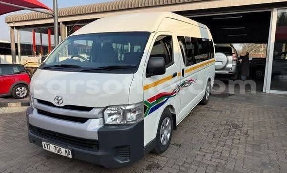 Buy Used Toyota bB White Car in Import - Dubai in Maseru