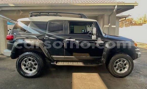 Sayi Na hannu Toyota FJ Cruiser Black Mota in Maputsoe a Leribe Sayi Na hannu Toyota FJ Cruiser Black Mota in Maputsoe a Leribe