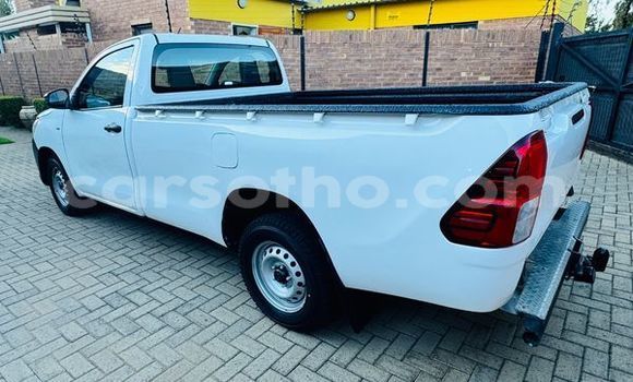 Buy Used Toyota Hilux White Car in Butha–Buthe in Thaba-Tseka
