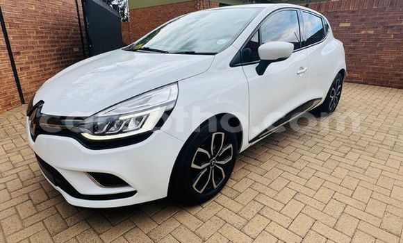 Sayi Na hannu Renault Clio White Mota in Mohale's Hoek a Mohale's Hoek Sayi Na hannu Renault Clio White Mota in Mohale's Hoek a Mohale's Hoek