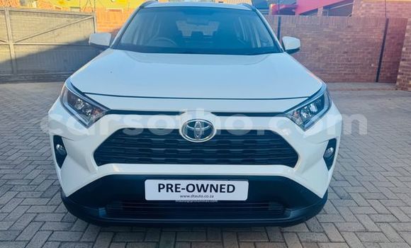 Buy Used Toyota RAV4 White Car in Qacha's Nek in Quthing