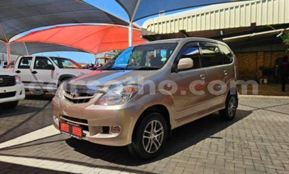 Sayi Na hannu Toyota Avanza White Mota in Import - Dubai a Maseru Sayi Na hannu Toyota Avanza White Mota in Import - Dubai a Maseru