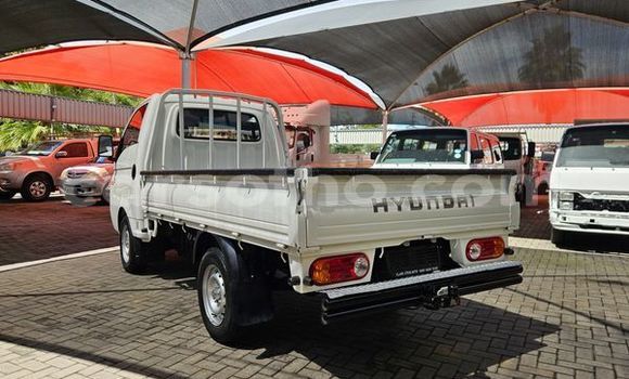 Sayi Na hannu Hyundai H200 White Mota in Mafeteng a Mafeteng Sayi Na hannu Hyundai H200 White Mota in Mafeteng a Mafeteng