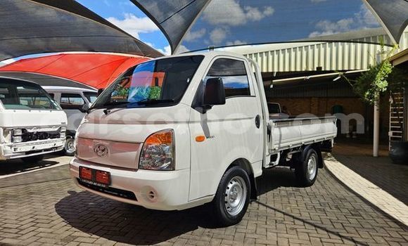 Sayi Na hannu Hyundai H200 White Mota in Mafeteng a Mafeteng Sayi Na hannu Hyundai H200 White Mota in Mafeteng a Mafeteng