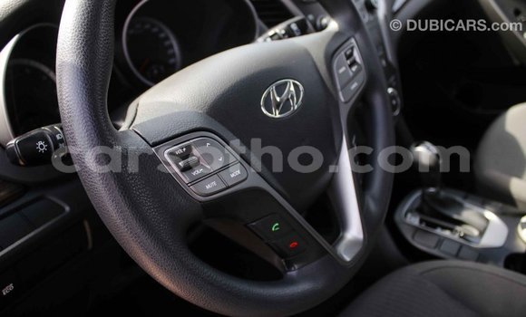 Sayi Imported Hyundai Santa Fe Black Mota in Import - Dubai a Maseru Sayi Imported Hyundai Santa Fe Black Mota in Import - Dubai a Maseru
