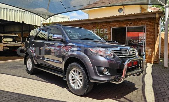 Sayi Na hannu Toyota Fortuner Other Mota in Mohale's Hoek a Mohale's Hoek Sayi Na hannu Toyota Fortuner Other Mota in Mohale's Hoek a Mohale's Hoek
