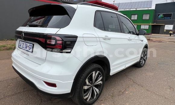 Sayi Na hannu Volkswagen Type 1 White Mota in Mokhotlong a Berea Sayi Na hannu Volkswagen Type 1 White Mota in Mokhotlong a Berea