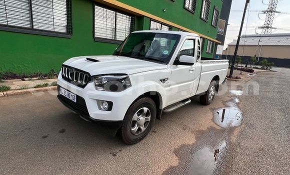 Sayi Na hannu Mahindra CL White Mota in Peka a Leribe Sayi Na hannu Mahindra CL White Mota in Peka a Leribe