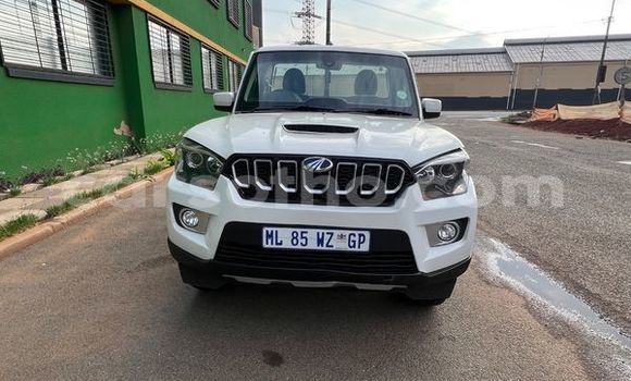 Sayi Na hannu Mahindra CL White Mota in Peka a Leribe Sayi Na hannu Mahindra CL White Mota in Peka a Leribe