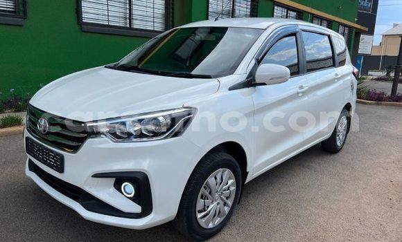 Sayi Na hannu Toyota Raum White Mota in Quthing a Butha-Buthe Sayi Na hannu Toyota Raum White Mota in Quthing a Butha-Buthe