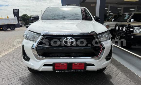 Sayi Na hannu Toyota Hilux White Mota in Butha Buthe a Butha-Buthe Sayi Na hannu Toyota Hilux White Mota in Butha Buthe a Butha-Buthe