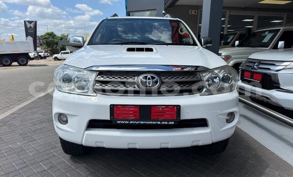 Acheter Occasion Voiture Toyota Fortuner Blanc à Hlotse, Leribe
