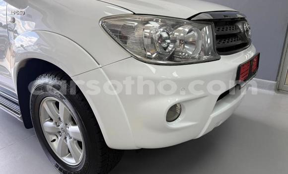 Sayi Na hannu Toyota Fortuner White Mota in Hlotse a Leribe Sayi Na hannu Toyota Fortuner White Mota in Hlotse a Leribe