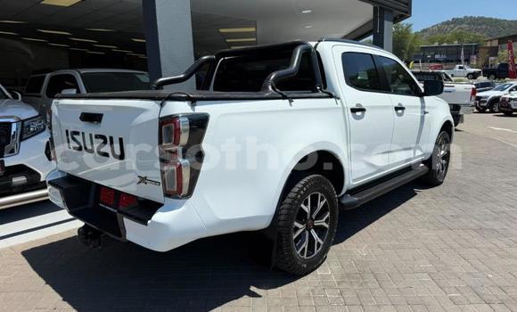 Sayi Na hannu Isuzu D–MAX White Mota in Roma a Maseru Sayi Na hannu Isuzu D–MAX White Mota in Roma a Maseru
