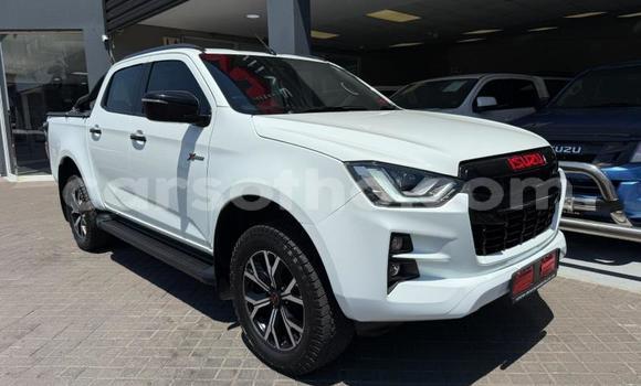 Sayi Na hannu Isuzu D–MAX White Mota in Roma a Maseru Sayi Na hannu Isuzu D–MAX White Mota in Roma a Maseru