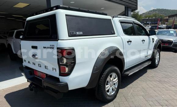 Sayi Na hannu Ford Ranger White Mota in Maseru a Maseru Sayi Na hannu Ford Ranger White Mota in Maseru a Maseru