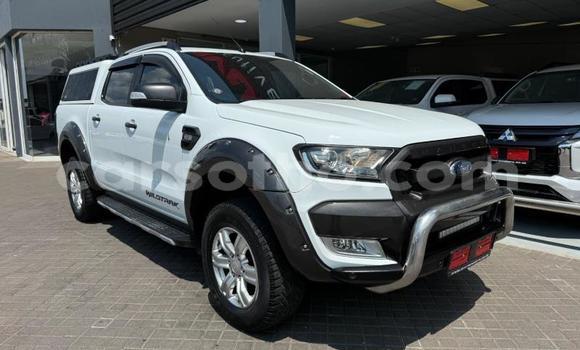 Sayi Na hannu Ford Ranger White Mota in Maseru a Maseru Sayi Na hannu Ford Ranger White Mota in Maseru a Maseru