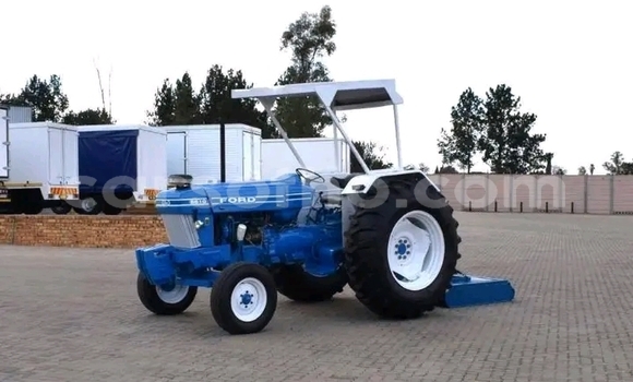 Buy Used Ford E 150 Cargo Van Blue Truck in Maseru in Maseru Buy Used Ford E 150 Cargo Van Blue Truck in Maseru in Maseru