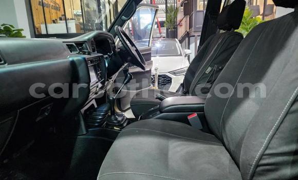 Buy Used Toyota Land Cruiser Beige Car in Qacha's Nek in Quthing Buy Used Toyota Land Cruiser Beige Car in Qacha's Nek in Quthing
