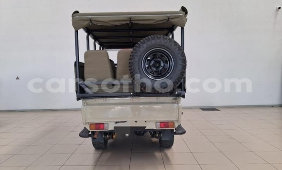 Buy Used Toyota Land Cruiser Beige Car in Quthing in Butha-Buthe Buy Used Toyota Land Cruiser Beige Car in Quthing in Butha-Buthe