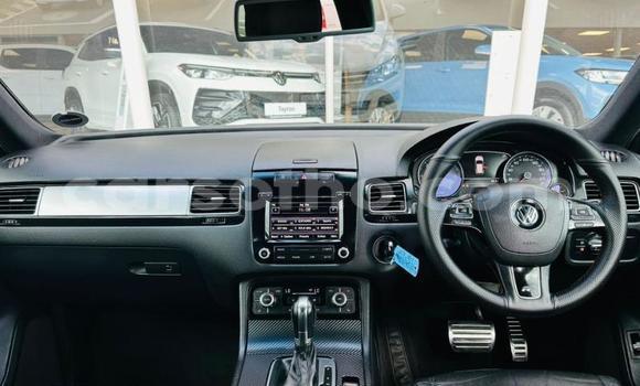 Buy Used Volkswagen Touareg White Car in Quthing in Butha-Buthe Buy Used Volkswagen Touareg White Car in Quthing in Butha-Buthe