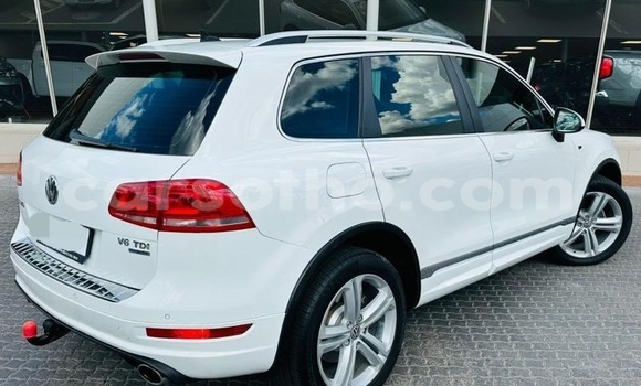 Buy Used Volkswagen Touareg White Car in Quthing in Butha-Buthe Buy Used Volkswagen Touareg White Car in Quthing in Butha-Buthe